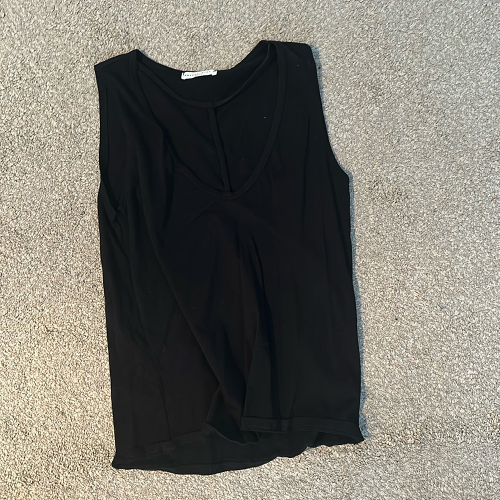 Black sleeveless tee